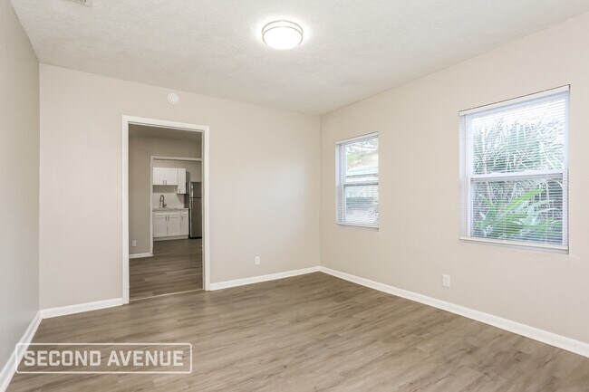 Foto del edificio - 1115 W 22nd St