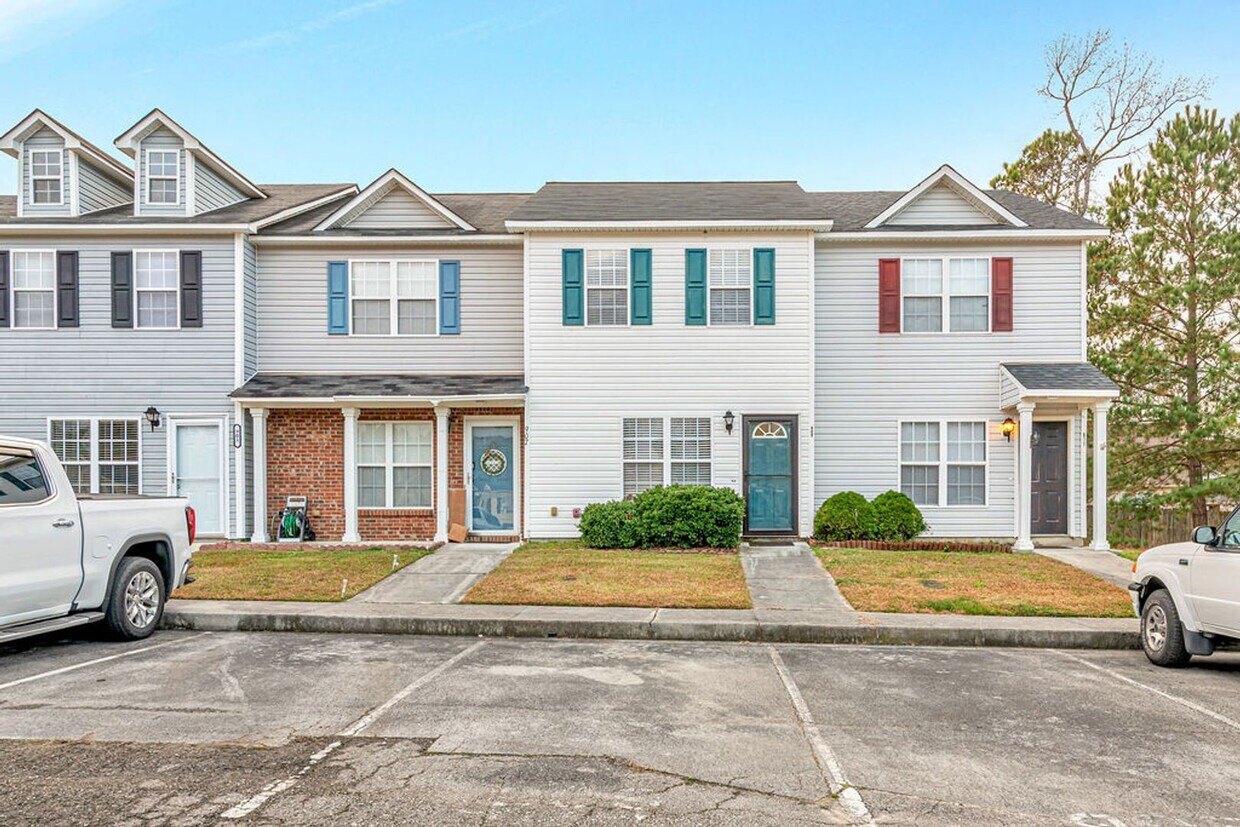 Marsh Oaks Townhome House Rental in Jacksonville, NC