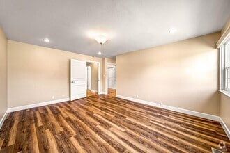 Building Photo - 601 Cherry Ct