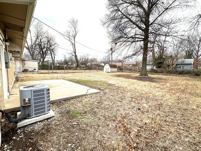 Foto del edificio - NEWLY REMODELED 3 BEDROOM 1 BATH IN WEBB CITY-$1200 RENT-$1200 DEPOSIT