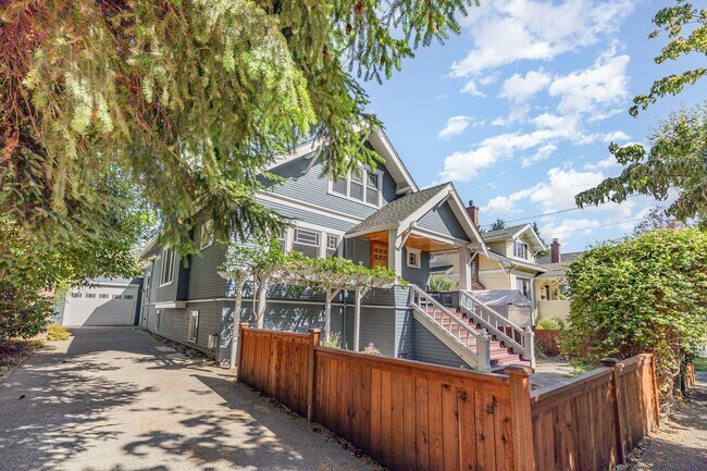 Foto del edificio - Sunset Hill Home