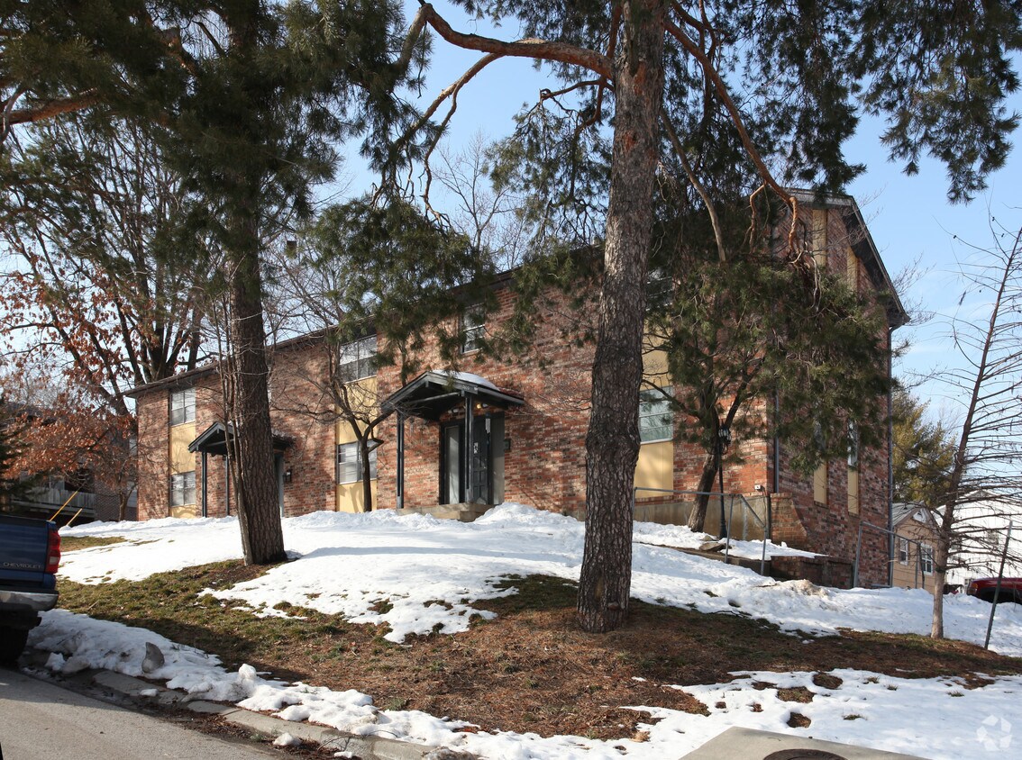 Primary Photo - 7800-7810 W 85th St