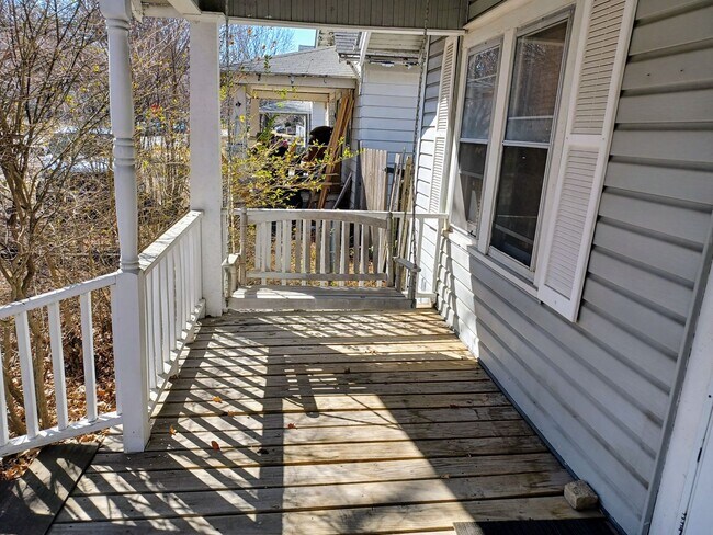 Foto del edificio - Cute 2 bedroom, 1 bathroom home on Southeast side