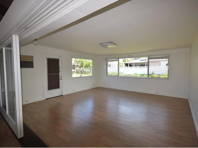 Foto del edificio - 5628 Pia St