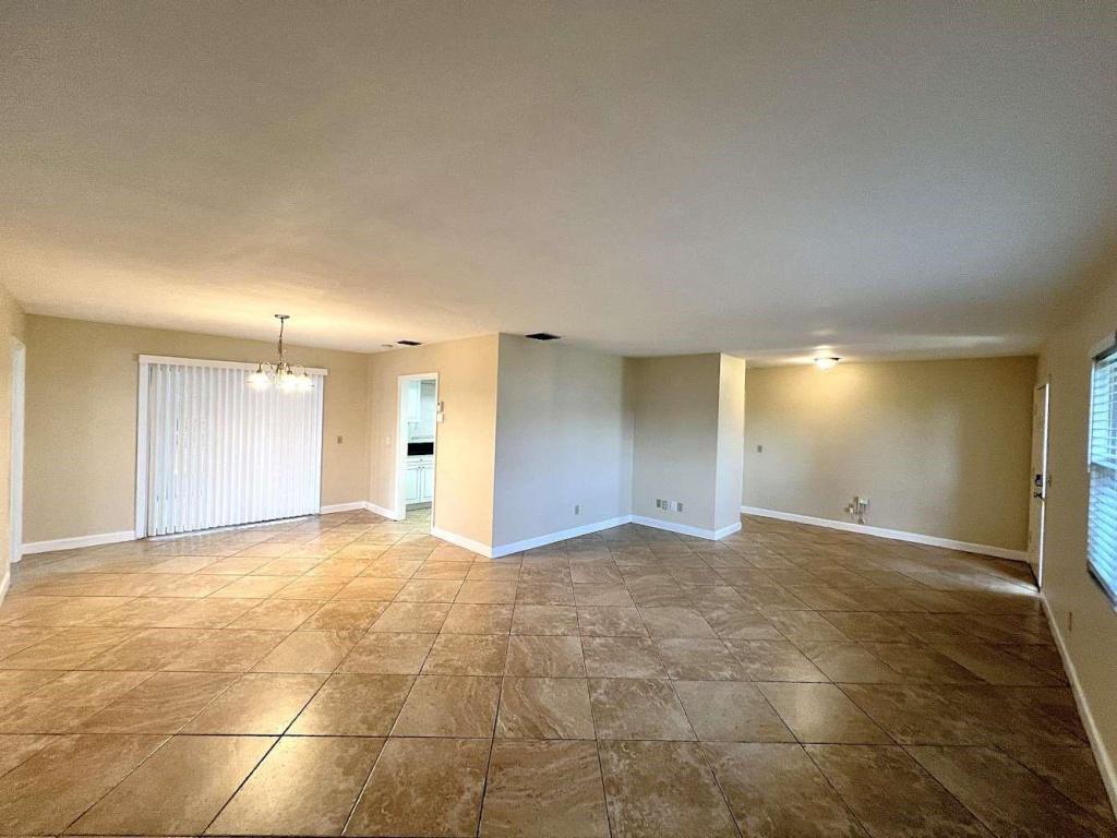 Foto principal - 737 SE Hollahan Ave