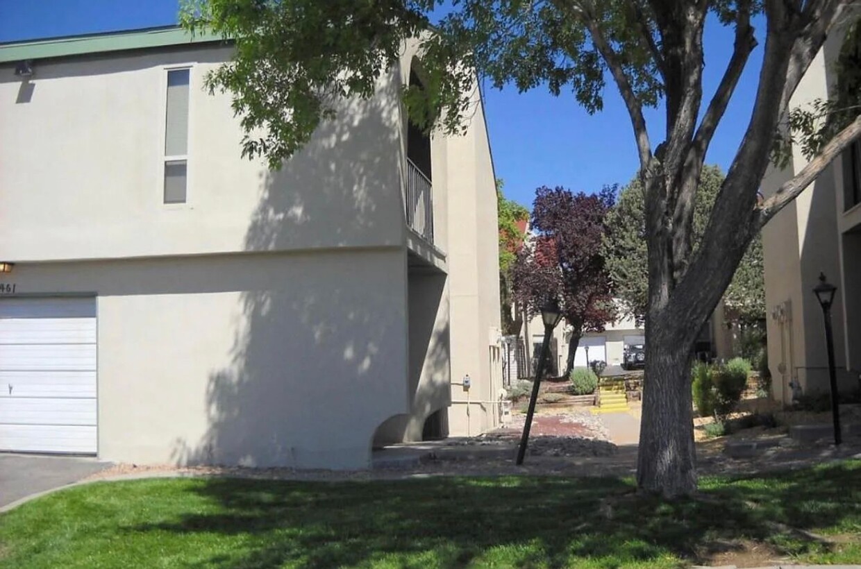 Primary Photo - 7461 Prairie Rd NE