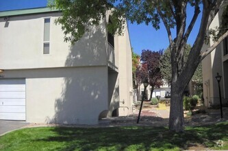 Building Photo - 7461 Prairie Rd NE