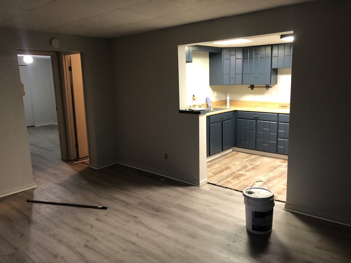 433 Cavitt Ave, Trafford, PA 15085 Apartments in Trafford, PA