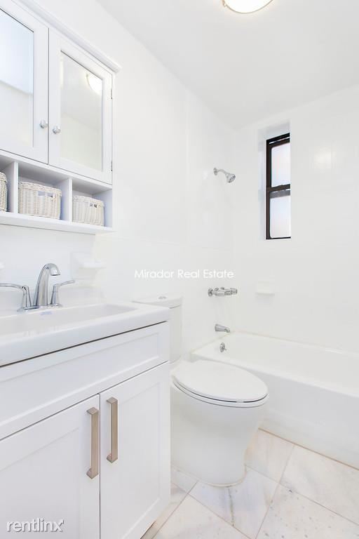 Foto del edificio - 402 E 8th St