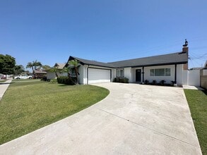 Building Photo - 16262 Hawaii Ln