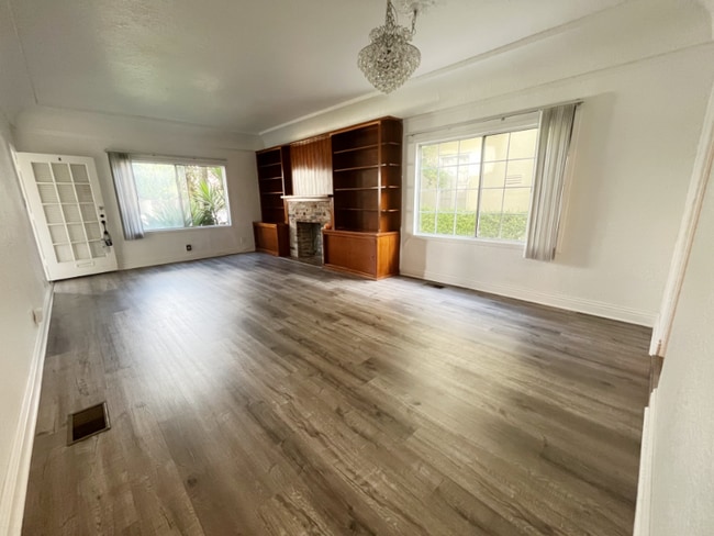 Photo - 227 S Gale Dr Apartment