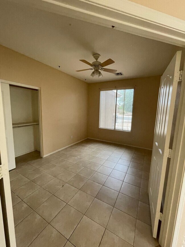 Building Photo - Home in Sun Groves 4 Bedroom, 2 Bath