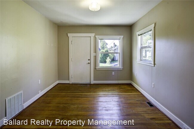 Foto del edificio - 2 br, 1 bath House - 7738 14th Ave NW
