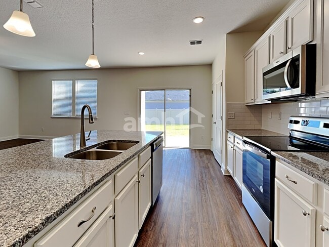 Building Photo - 118 Olivewood Pl