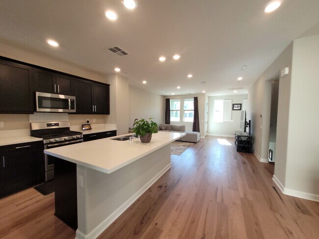 Building Photo - 16755 Coyote Bush Dr