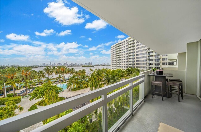 Building Photo - 1500 Bay Rd