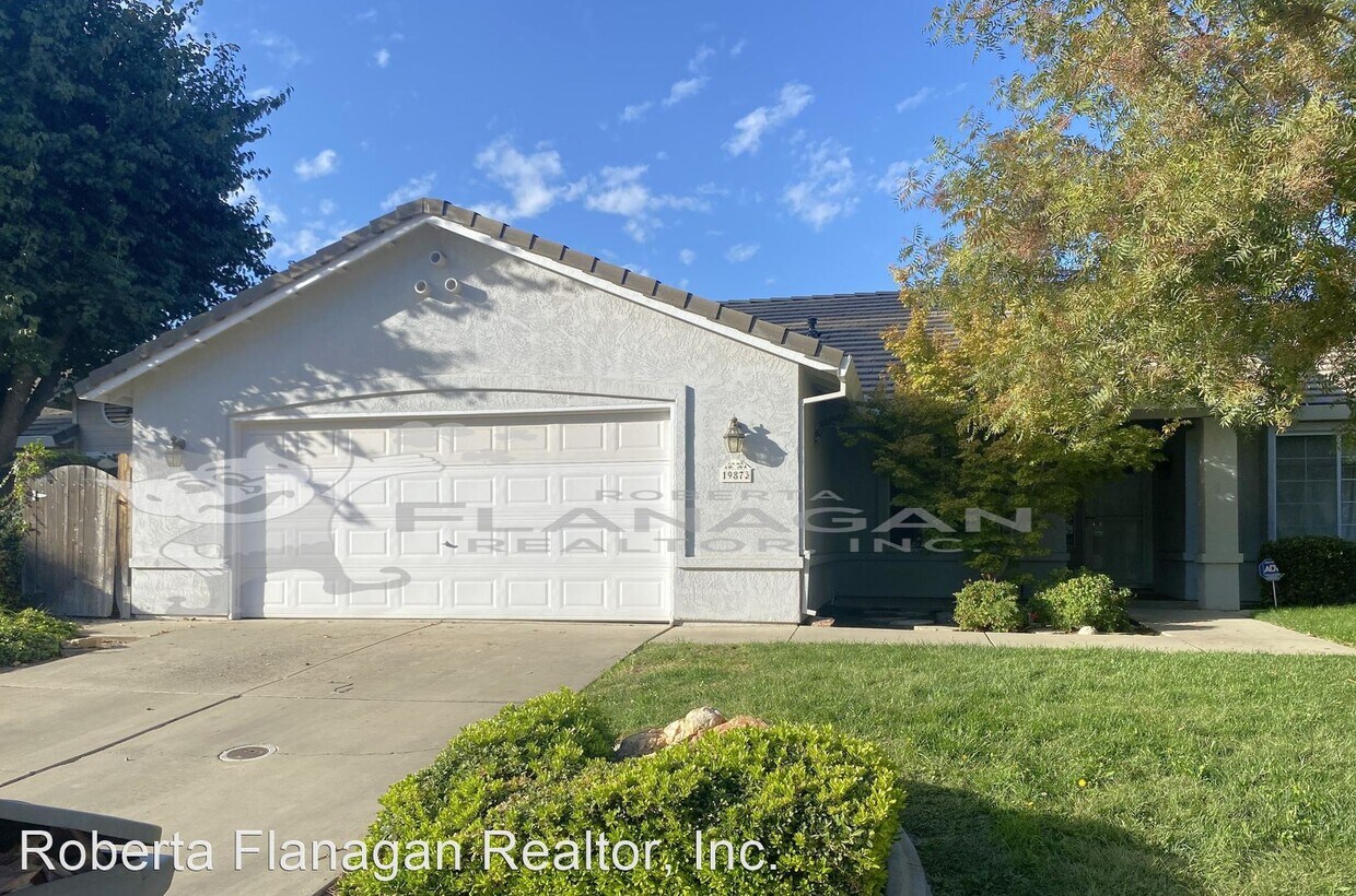 3 br, 2 bath House 1987 La Costa House Rental in Merced, CA