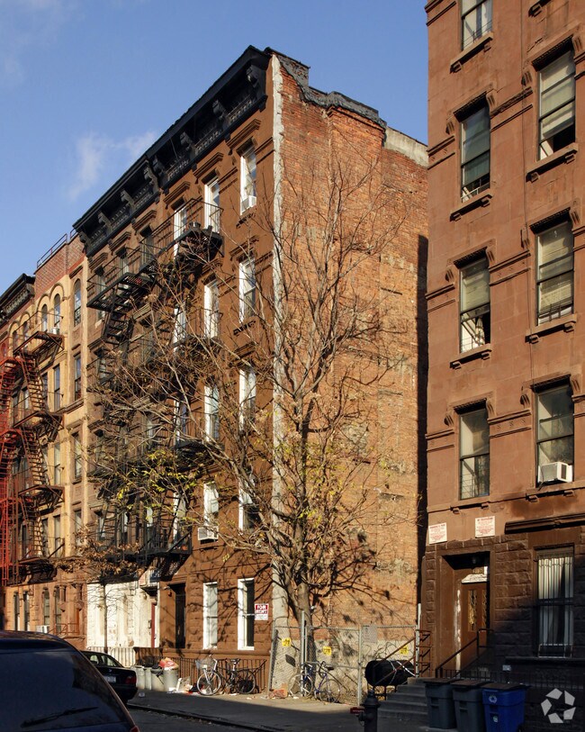 Primary Photo - 217 W 115th St
