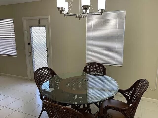 Dining Room - 4025 Newcastle B