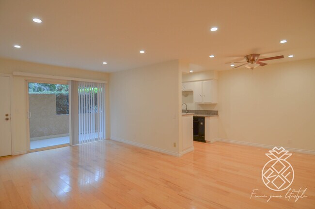 Foto del edificio - 7607 Saint Bernard St