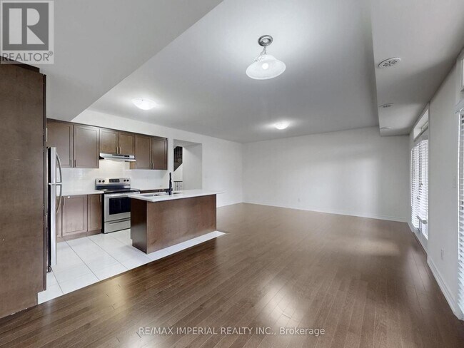 Building Photo - 18 John Rudkin Ln