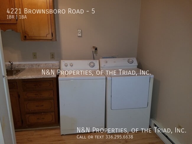 Building Photo - 4221 Brownsboro Rd