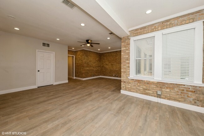 Building Photo - 6410 S Minerva Ave