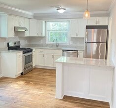 Building Photo - 344 Neponset St