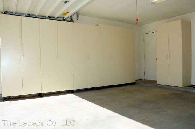 Building Photo - 2452 Plaza Vizcaya NW
