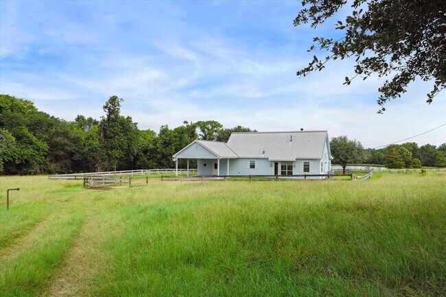 Foto del edificio - 955 Spring Creek Rd