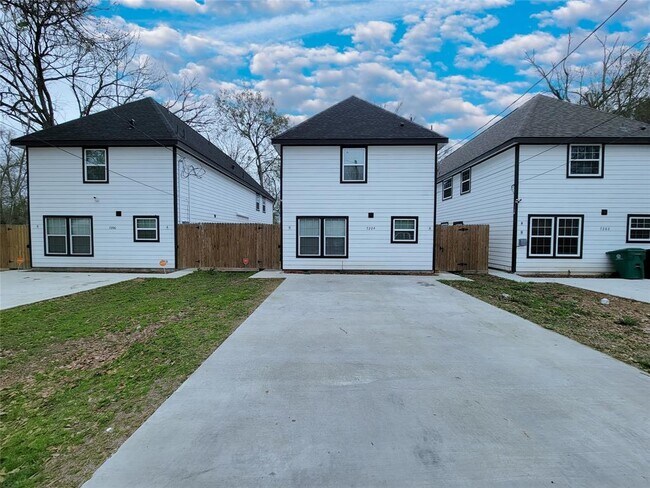 Building Photo - 7204 Sandle St