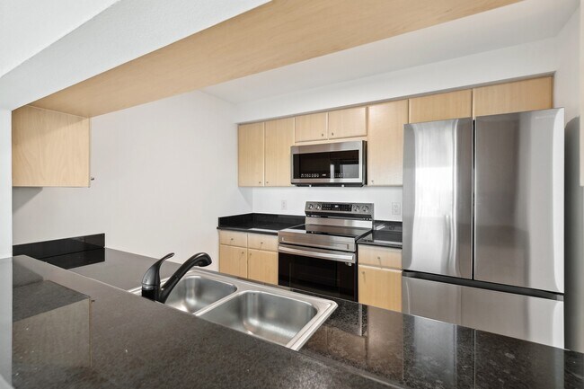 Building Photo - 2475 Brickell Ave