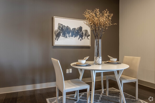 2 BR, 2 BA - 1222 SF - Circuit