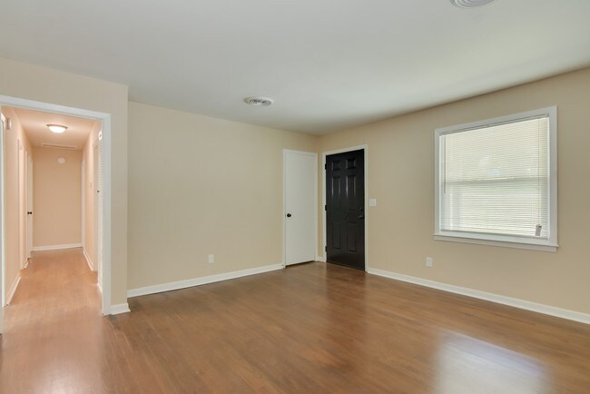Foto del edificio - 2216 Walden Dr