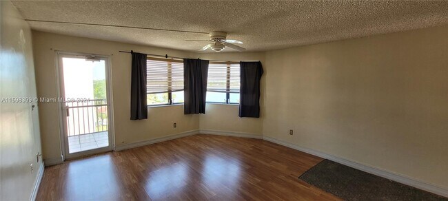 Foto del edificio - 20850 San Simeon Way