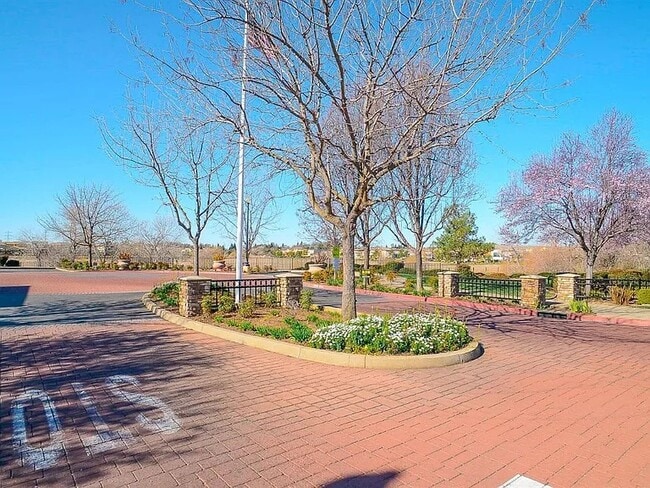 Building Photo - 1303 Rivage Cir