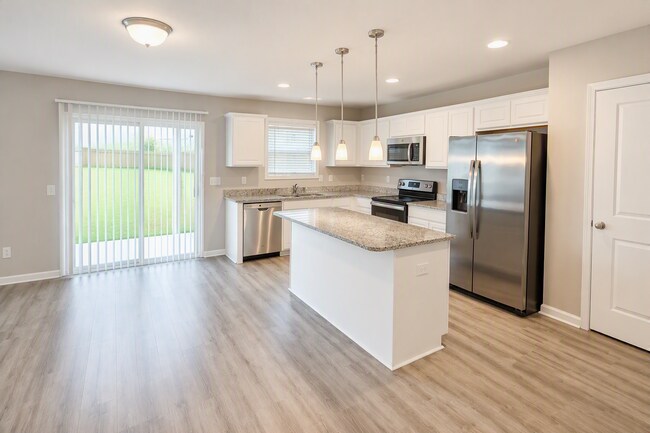Building Photo - 721 Tanager Ln