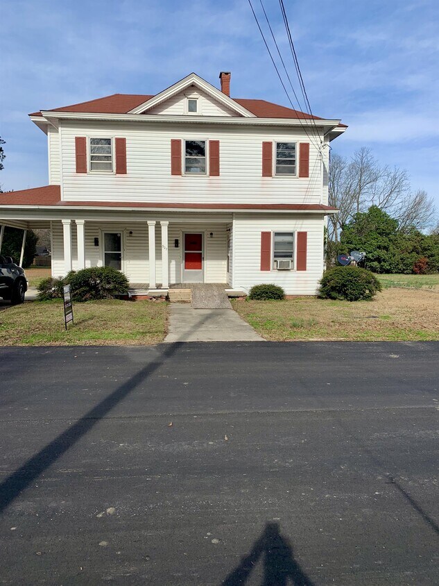 507 E Holmes St, Benson, NC 27504 Townhome Rentals in Benson NC