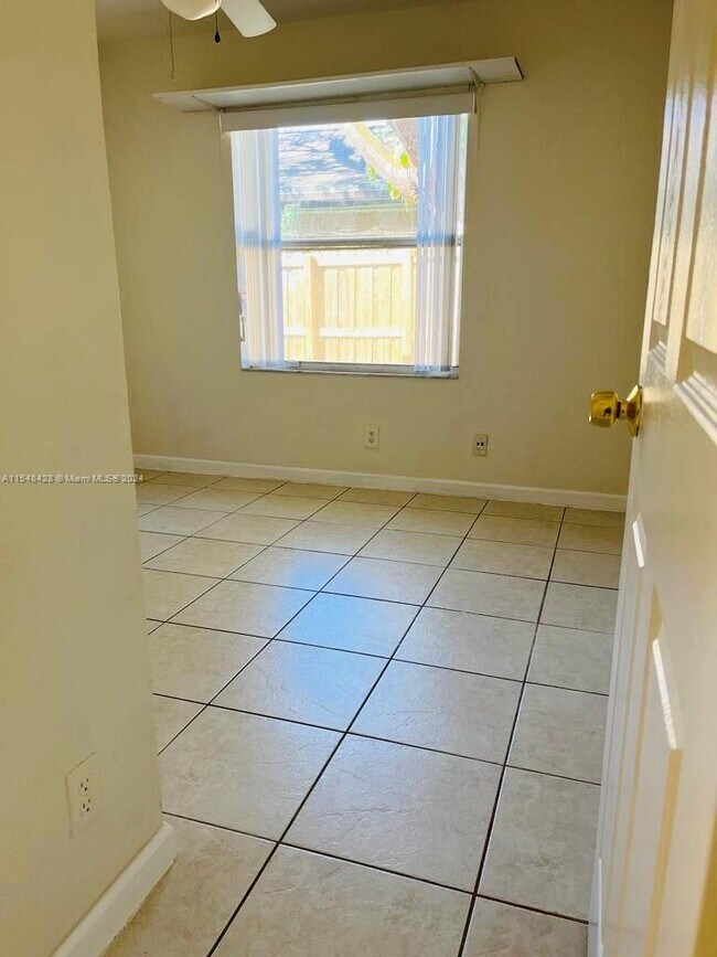 Foto del edificio - 5308 NE 2nd Terrace