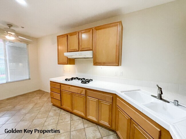 Foto del edificio - Beautiful first floor condo in Ocean Pointe with Lagoon views!!