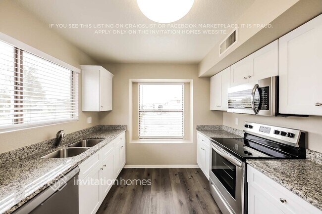 Foto del edificio - 8702 W Indianola Ave