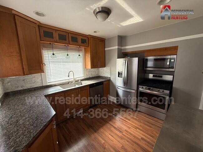 Building Photo - 2203 N 68th St