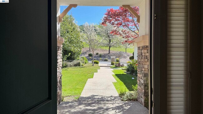 Foto del edificio - 118 Deer Meadow Terrace