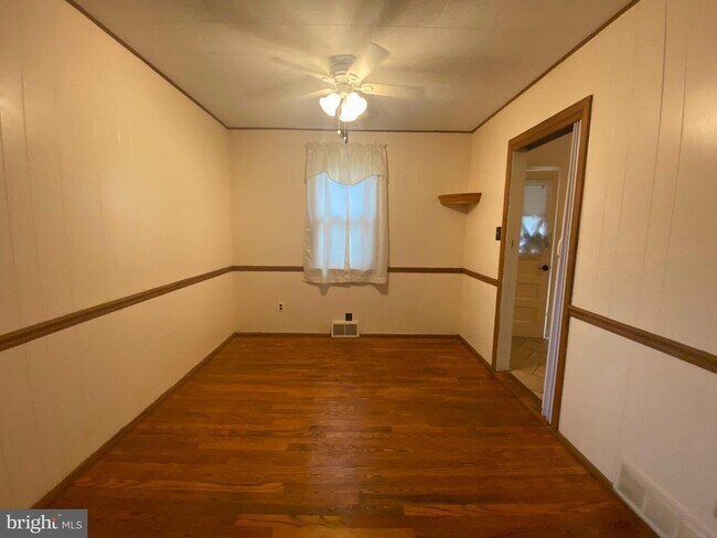 Building Photo - 731 Edgemoor Rd