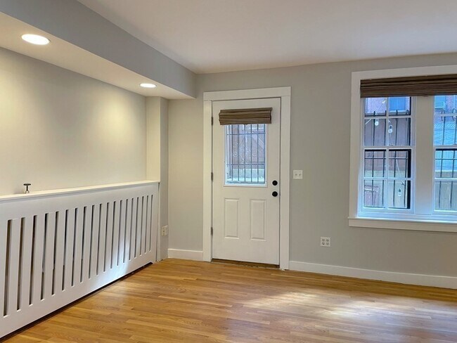 Building Photo - 239 Beacon St