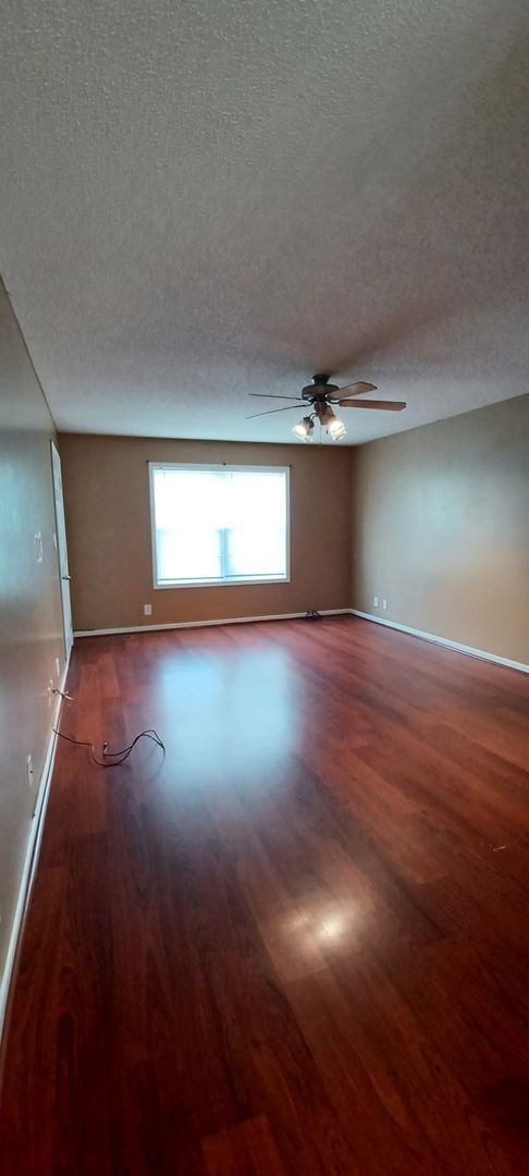 Building Photo - Cute home close to Fort Campbell