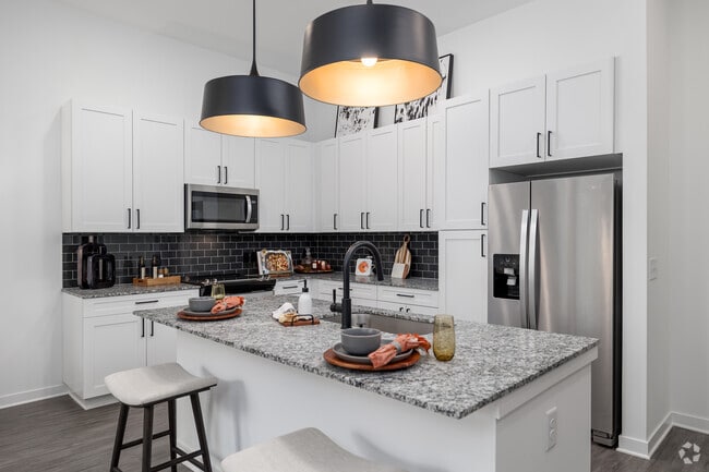 1BR, 1BA - 792SF - Kitchen - Signal