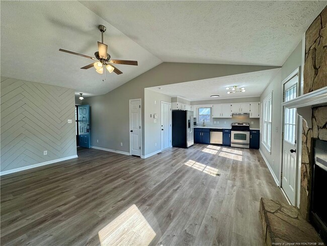 Foto del edificio - 945 Winterberry Dr