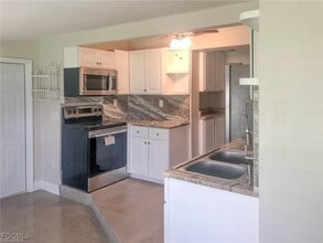 Building Photo - 305 Bougainvillea Rd W
