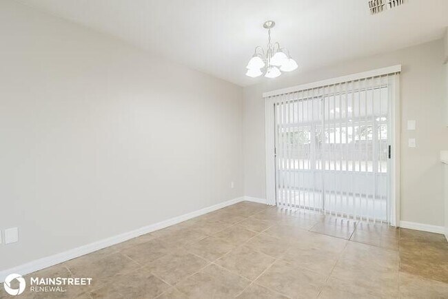 Foto del edificio - 1456 CORONET DR, DELTONA, FL 32725